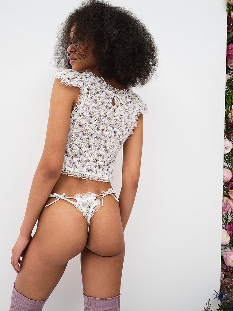 Victoria's Secret, For Love & Lemons Lavender Fields String für jeden Tag, onModelBack, 2 of 4