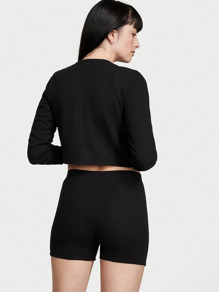 Victoria's Secret, Victoria's Secret Dreiteiliger Pyjama mit Shorts und Glow-Waffelmuster, onModelBack, 2 of 4