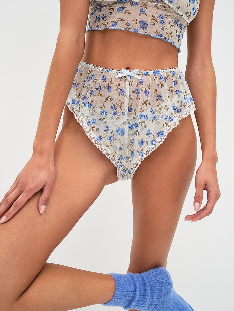 Victoria's Secret, For Love & Lemons Lottie Shorts, onModelSide, 3 of 4