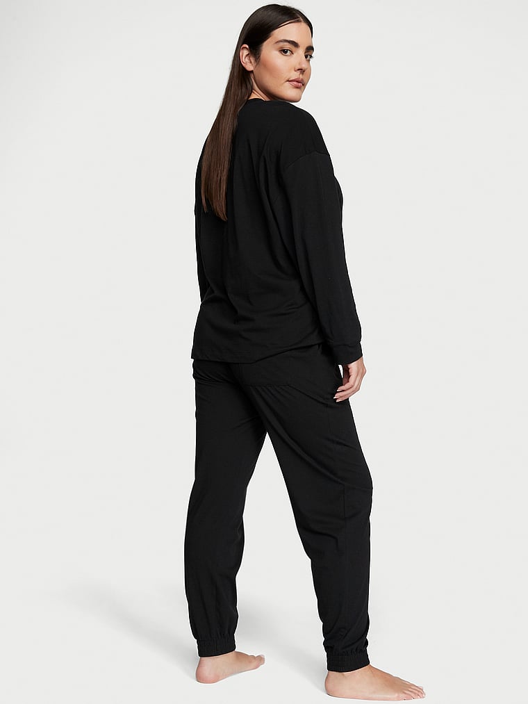 Victoria's Secret, Victoria's Secret Set mit langärmligem Shirt und Jogginghose, onModelBack, 2 of 3